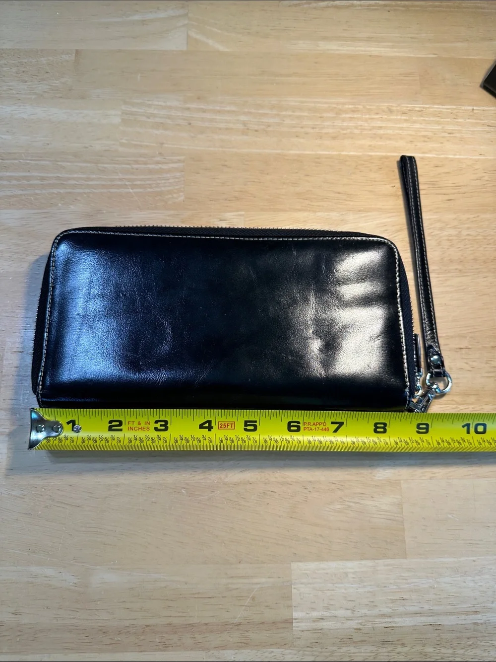 Classic Black Zip-Around Wristlet Wallet - Unbranded